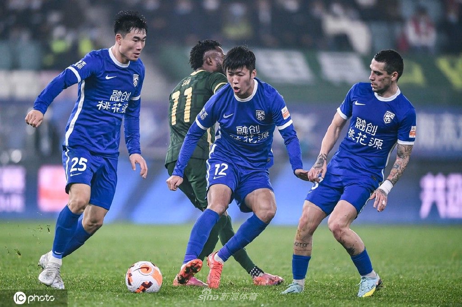 [中超]国安0-2三镇 邓涵文破门埃德米尔森点射