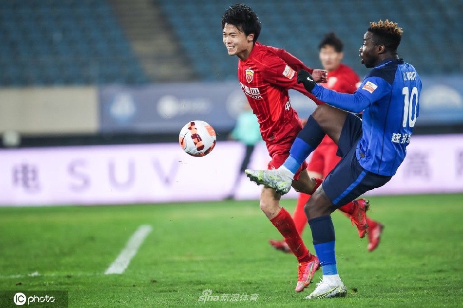 [中超]上海海港2-0沧州雄狮