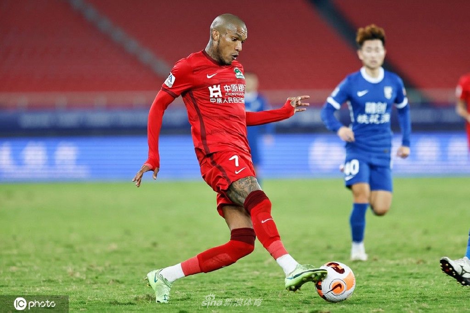 [中超]武汉三镇1-3河南嵩山龙门