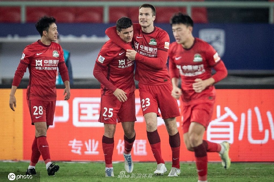 [中超]武汉三镇1-3河南嵩山龙门