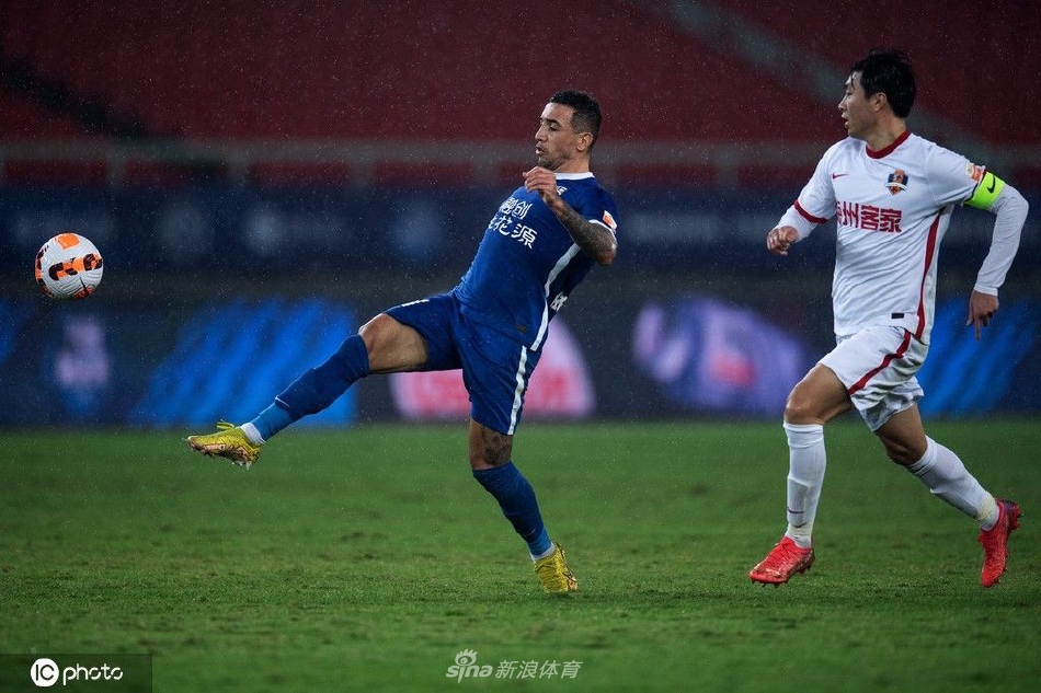 [中超]武汉三镇3-0梅州客家