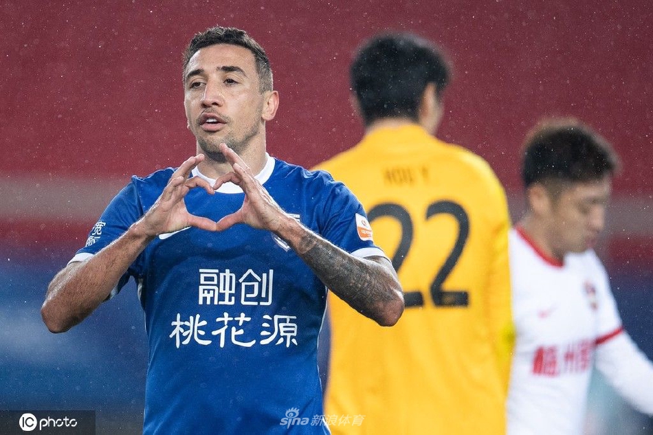 [中超]武汉三镇3-0梅州客家