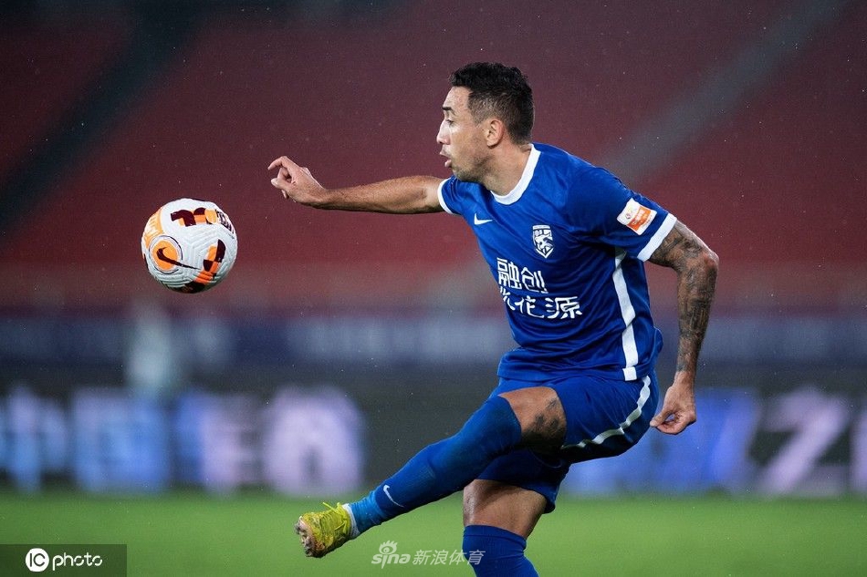 [中超]武汉三镇3-0梅州客家