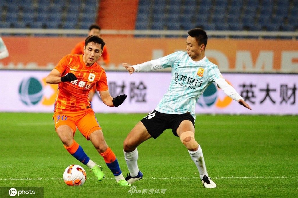 [中超]山东泰山5-0武汉长江