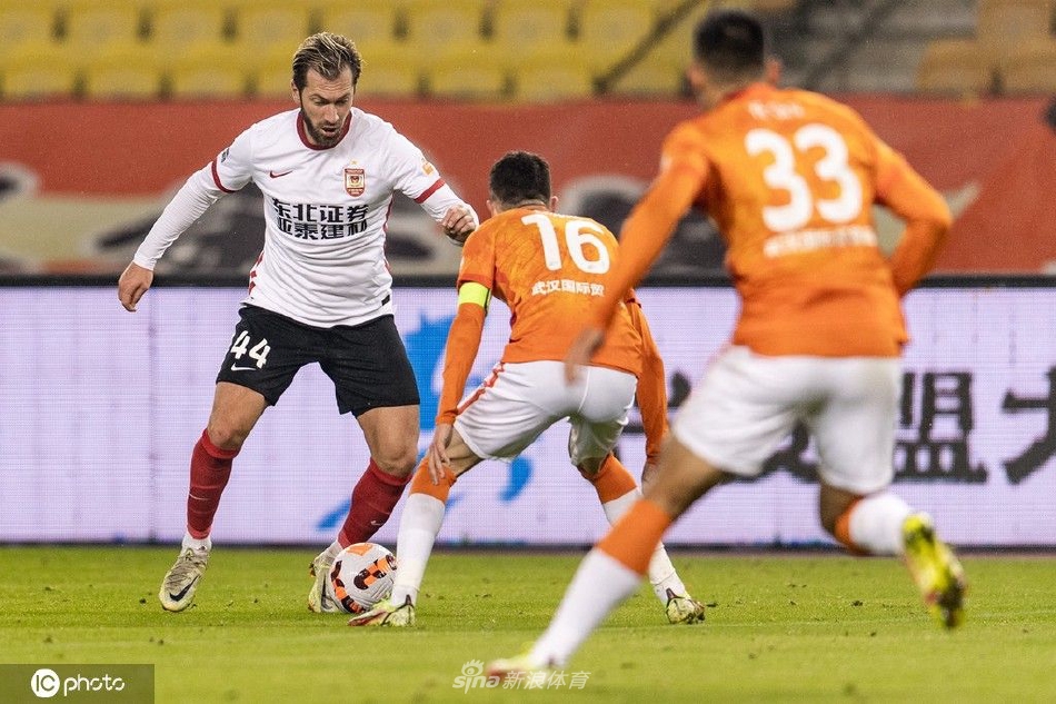 [中超]武汉长江 1-1 长春亚泰