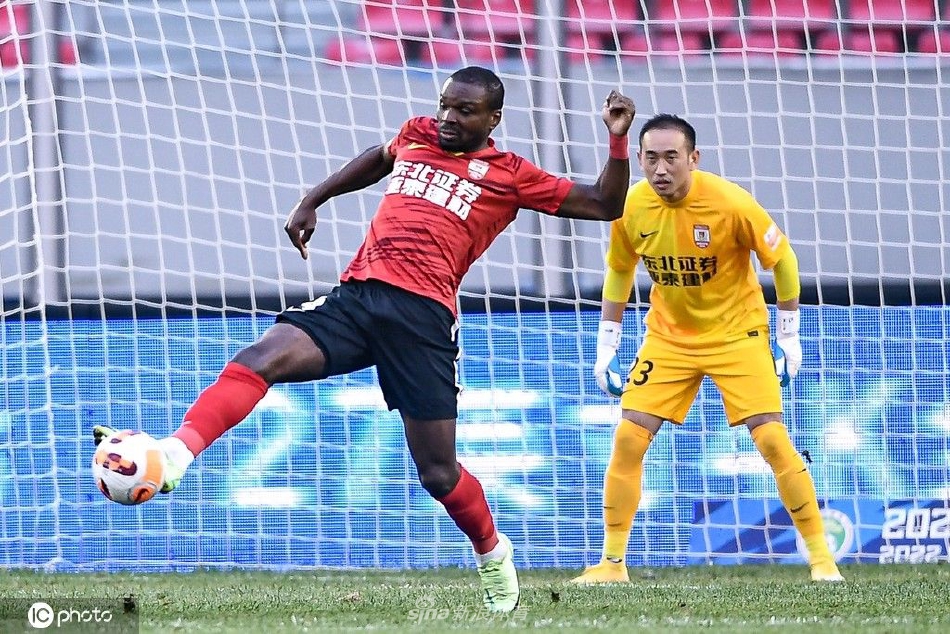 [中超联赛]沧州雄狮1-2长春亚泰