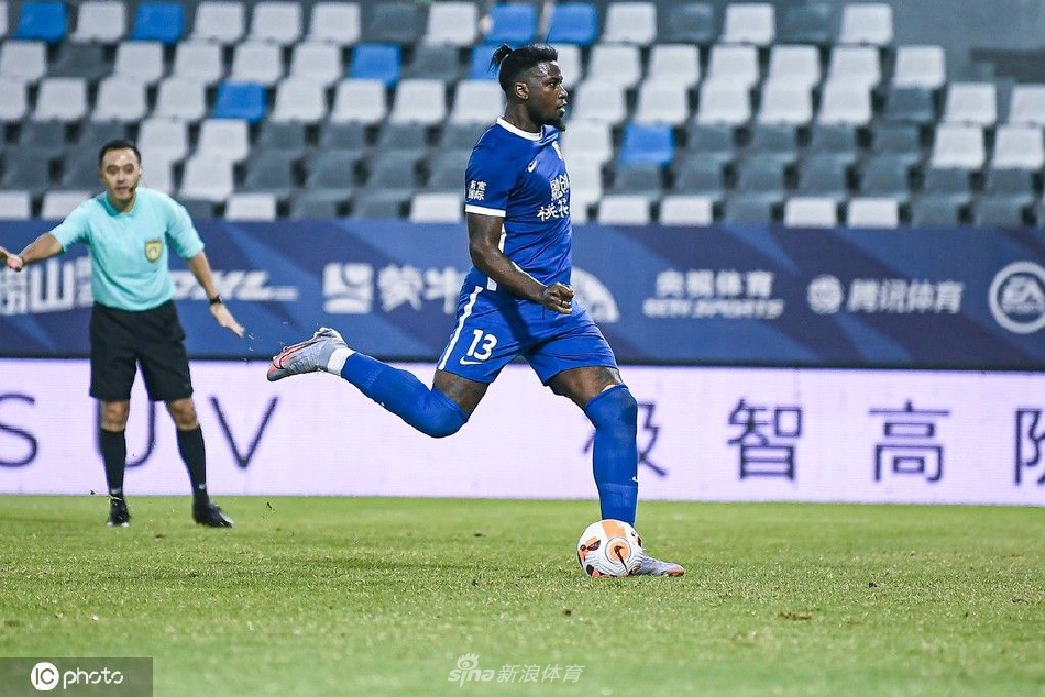 [中超]深圳队0-4武汉三镇