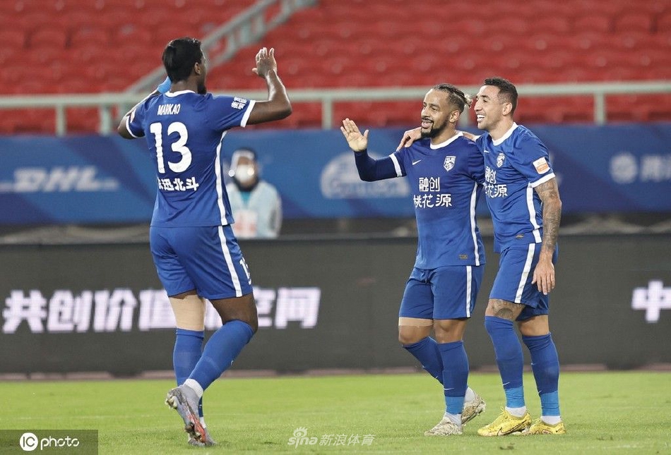 [中超]武汉三镇3-0梅州客家