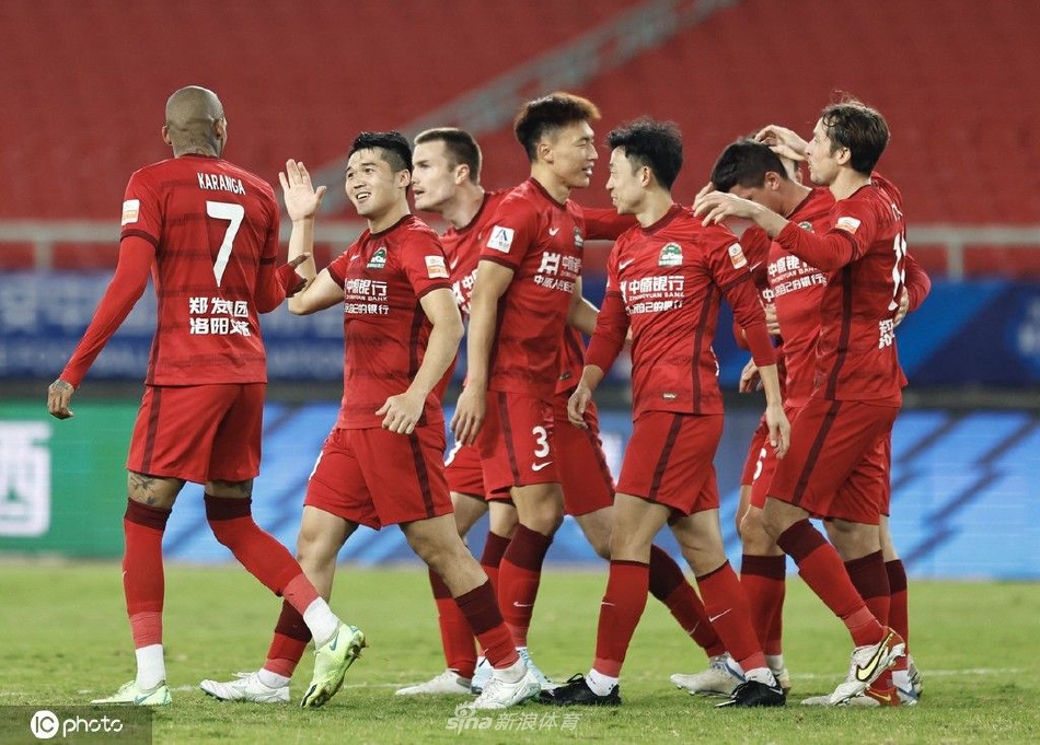 [中超]武汉三镇1-3河南嵩山龙门