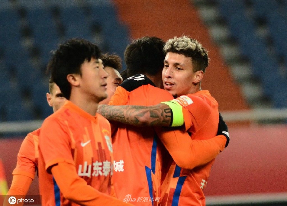 [中超]山东泰山5-0武汉长江