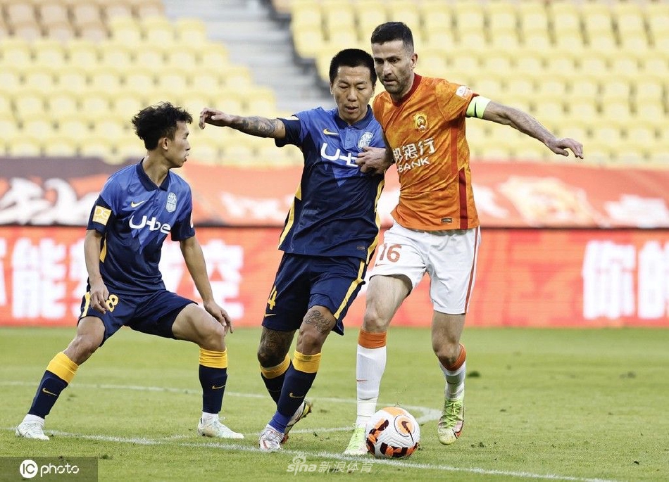 [中超]武汉长江2-1广州城