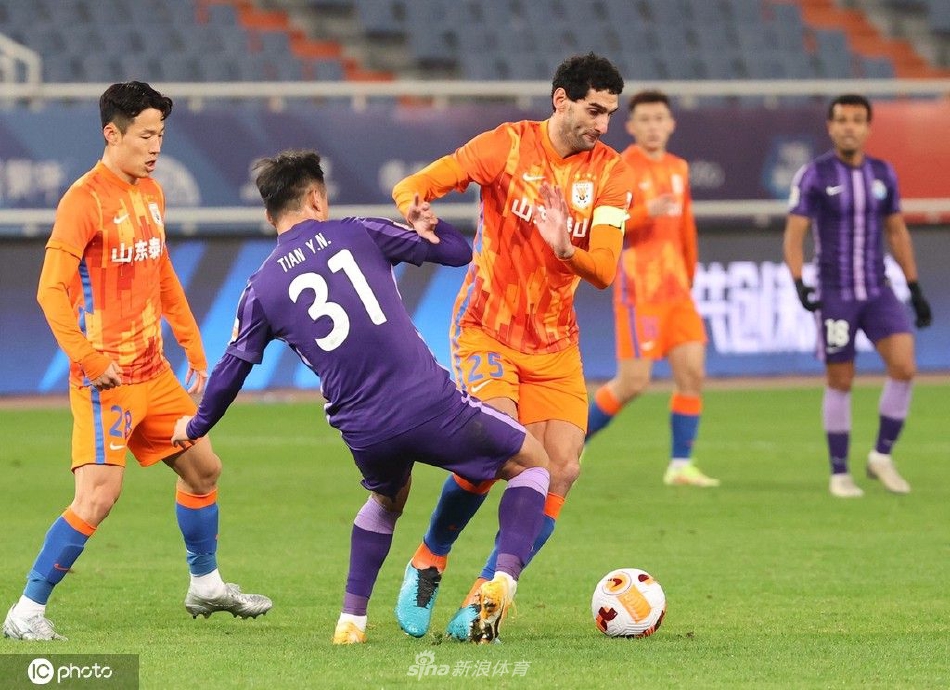 [中超]山东泰山4-1天津津门虎