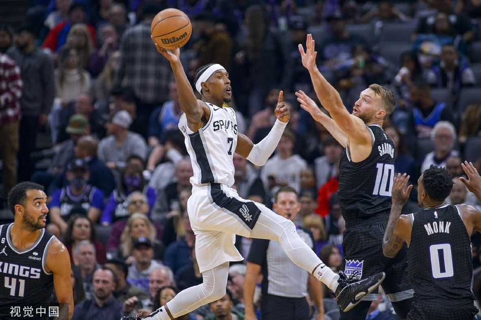 [NBA]国王130-112力克马刺 福克斯28+8瓦塞尔29分