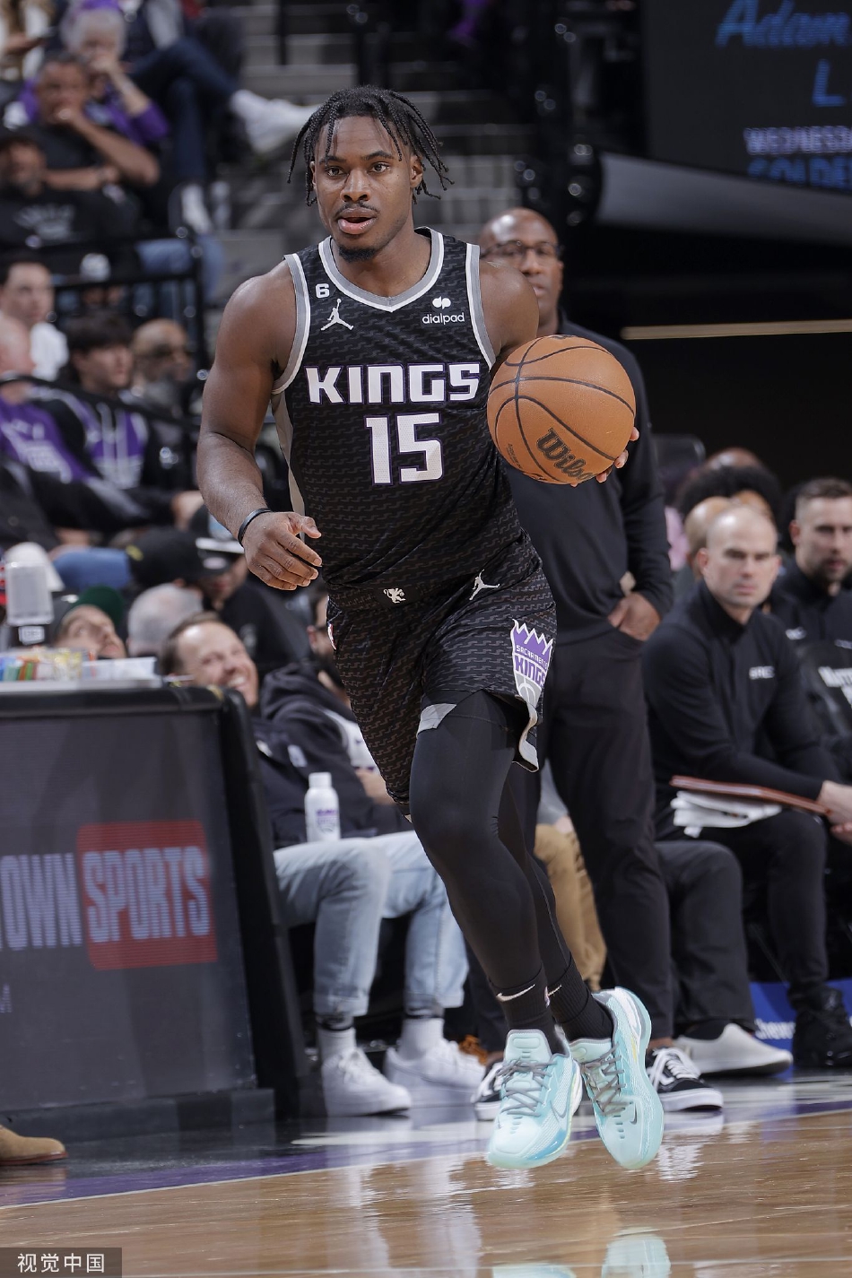 [NBA]国王130-112力克马刺 福克斯28+8瓦塞尔29分