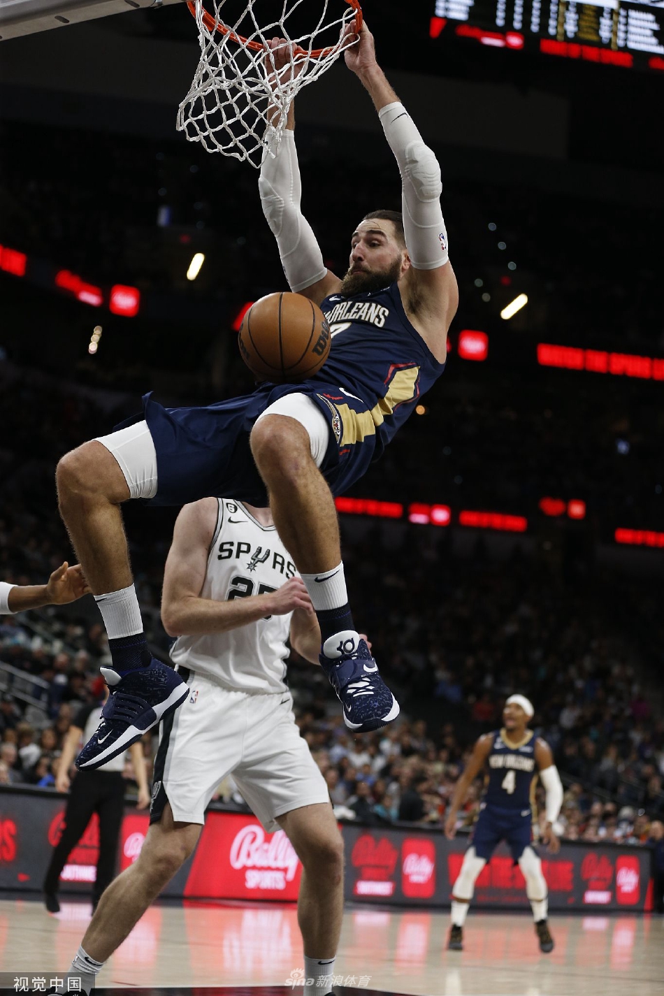 [NBA]鹈鹕129-110大胜马刺 锡安32+11