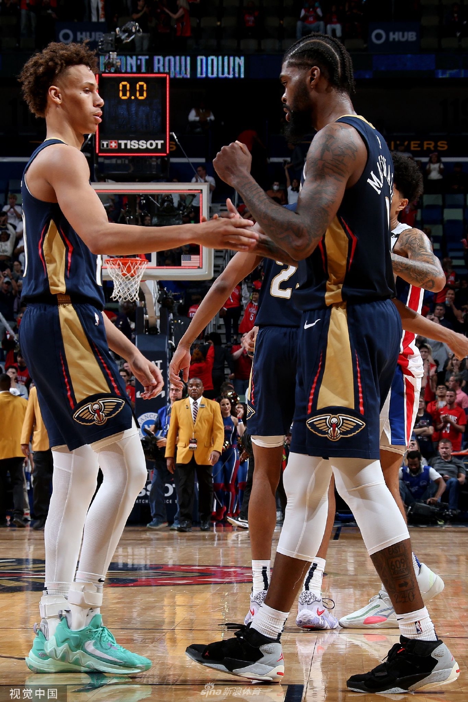 [NBA]鹈鹕104-98活塞 锡安29+10+5瓦兰14+12