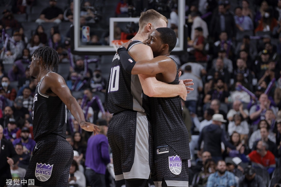 [NBA]国王130-112力克马刺 福克斯28+8瓦塞尔29分