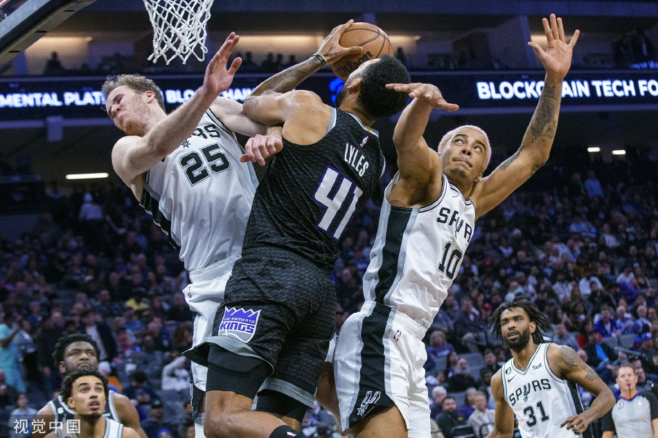 [NBA]国王130-112力克马刺 福克斯28+8瓦塞尔29分