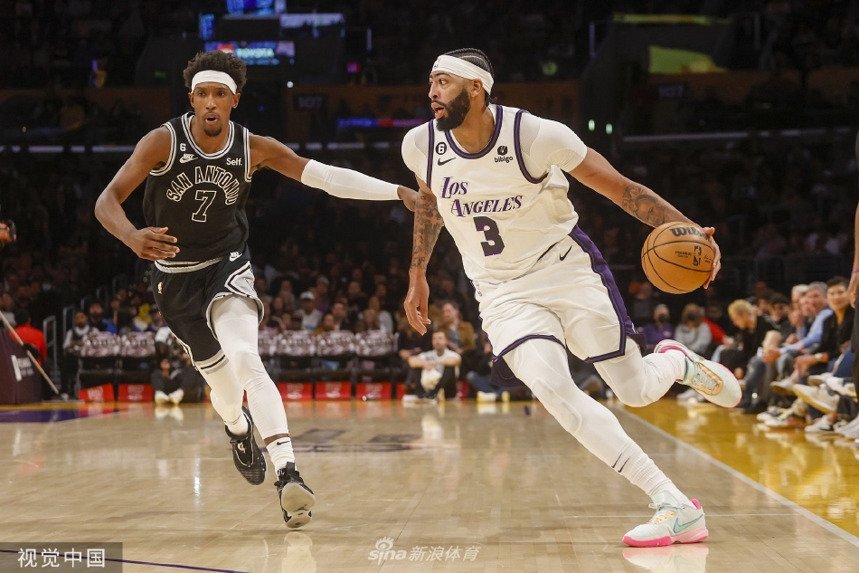 [NBA]湖人123-92大破马刺 浓眉30+18