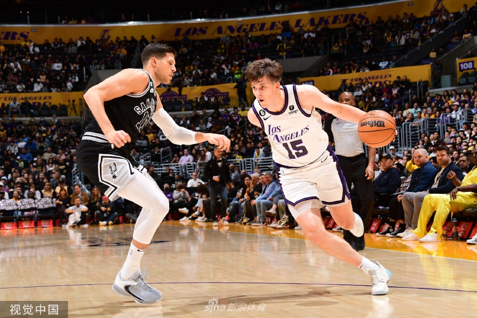 [NBA]湖人123-92大破马刺 浓眉30+18