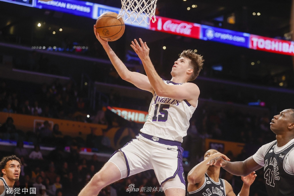 [NBA]湖人123-92大破马刺 浓眉30+18