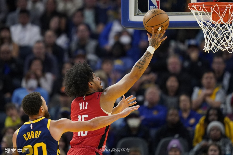 [NBA]勇士120-101大胜火箭 库里30+10维金斯36+5