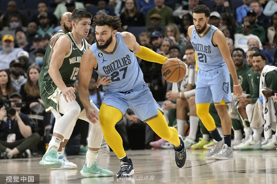 [NBA]灰熊142-101擒雄鹿 莫兰特25+10+10