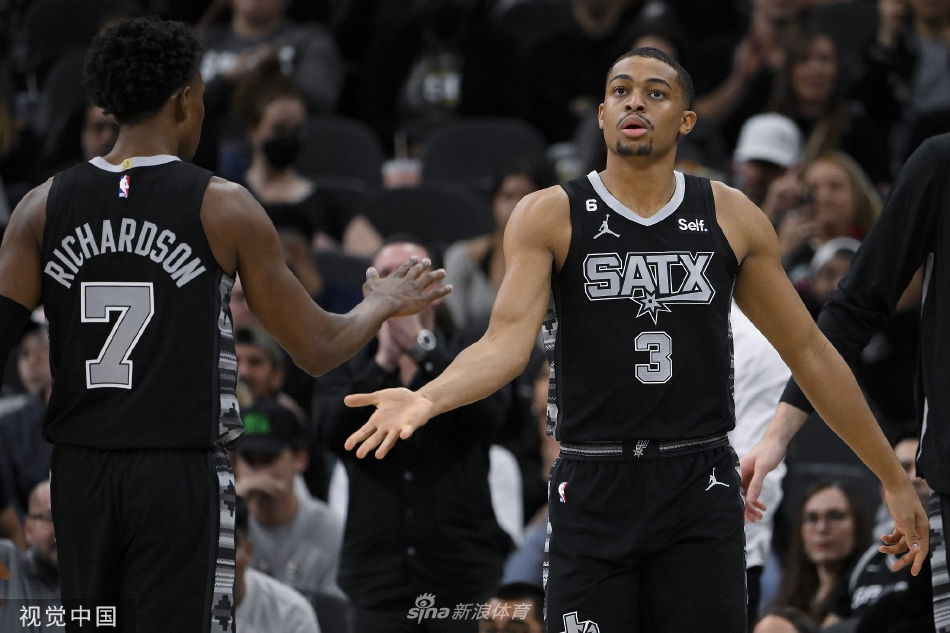 [NBA]马刺122-115尼克斯 约翰逊30分