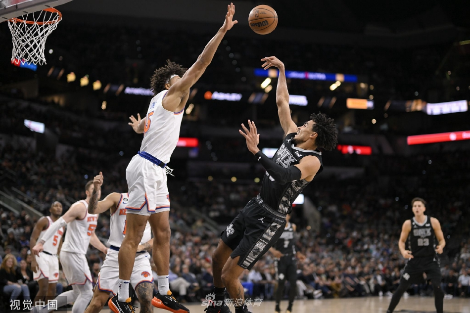 [NBA]马刺122-115尼克斯 约翰逊30分