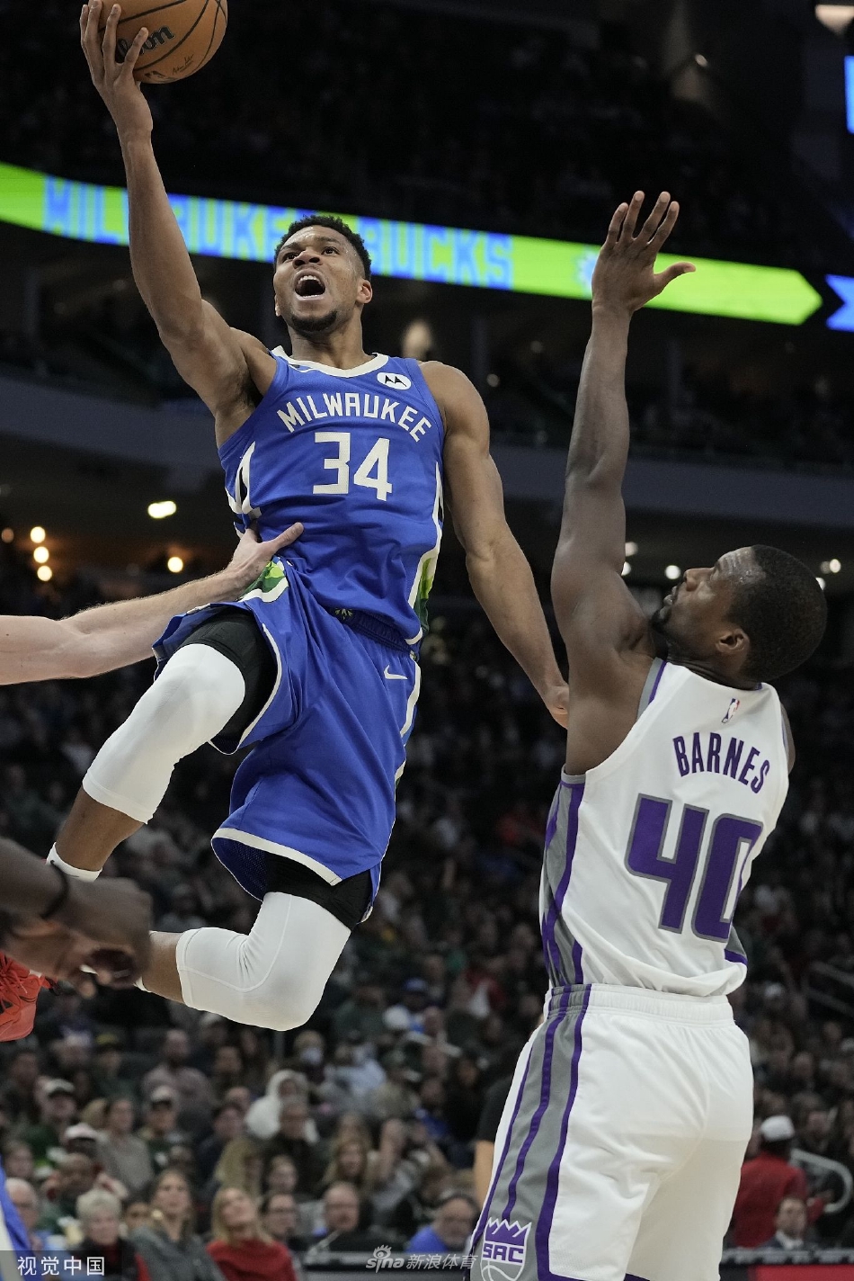 [NBA]雄鹿126-113国王 字母哥35+6+7霍勒迪31+6