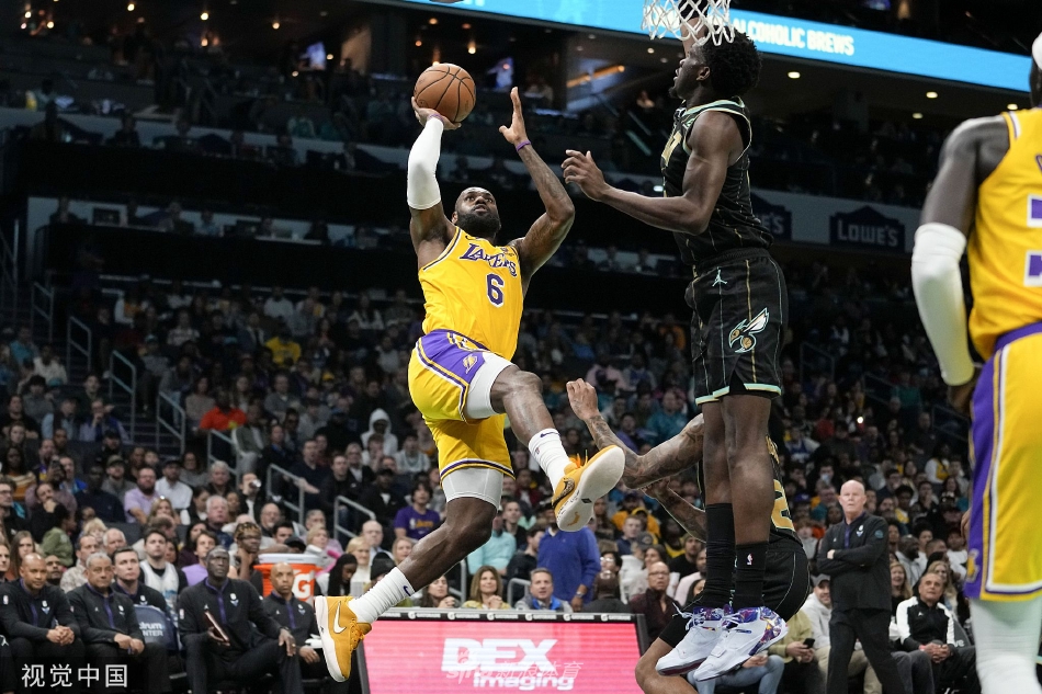 [NBA]湖人121-115击败黄蜂 詹姆斯43+11+6