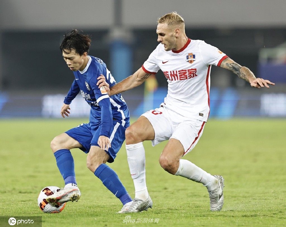 [中超]武汉三镇3-0梅州客家