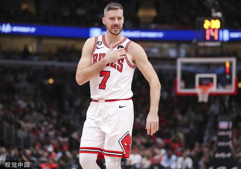 [NBA]公牛121-107绿军 德罗赞28＋8双探花空砍53分