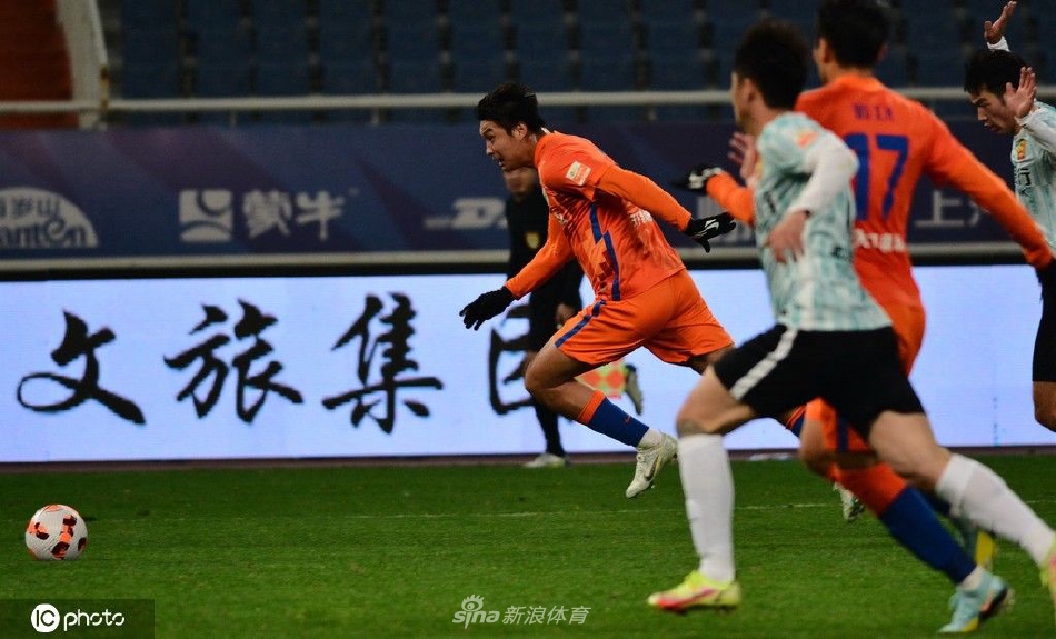 [中超]山东泰山5-0武汉长江
