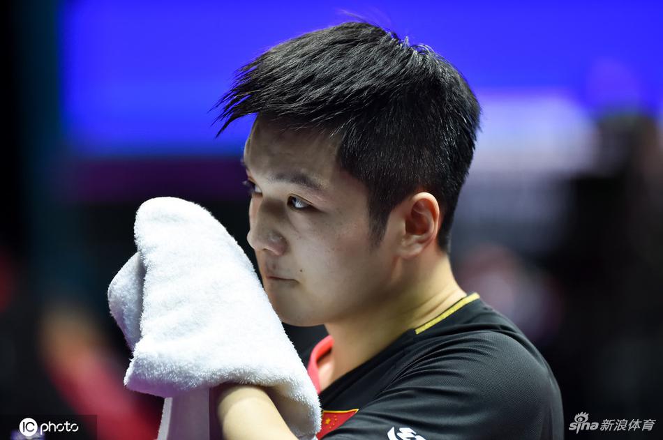 世界杯樊振东4-0哈贝松