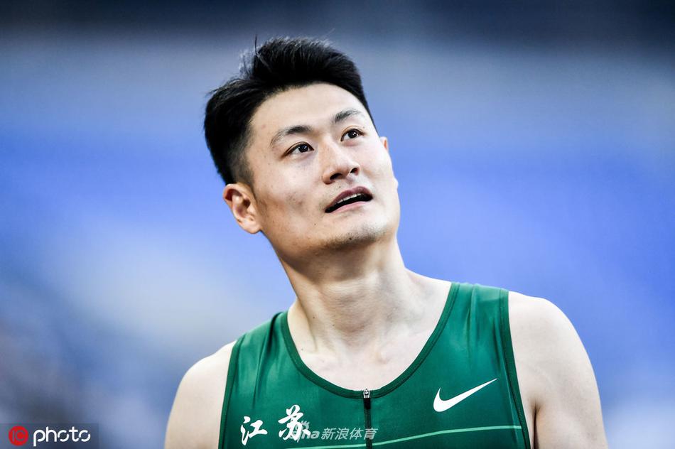 田径全锦赛110米栏曾建航夺冠