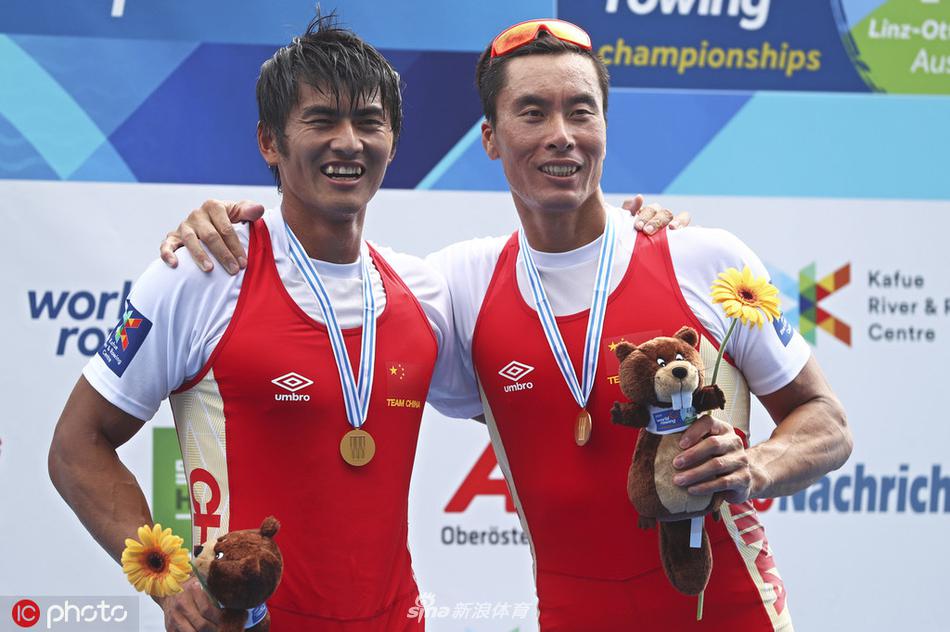 赛艇世锦赛张亮/刘治宇夺冠