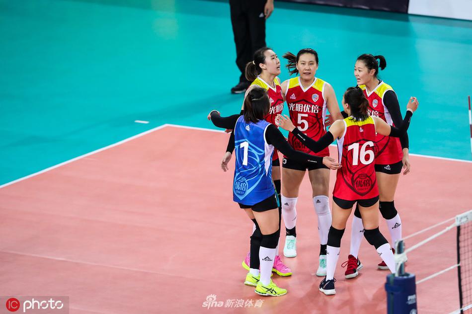 女排全锦赛八一队夺冠