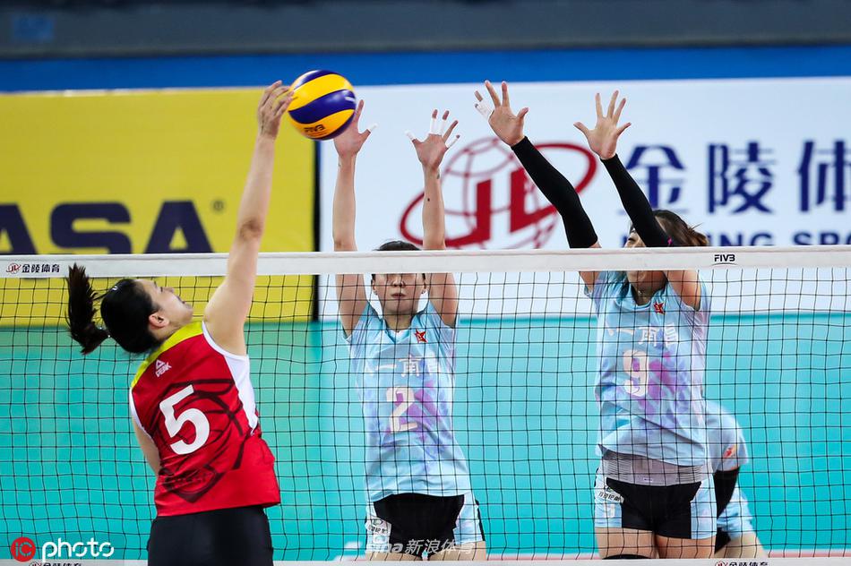 女排全锦赛八一队夺冠