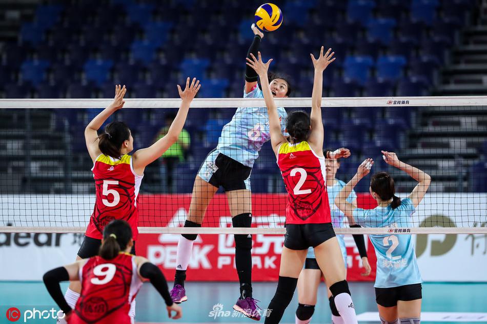 女排全锦赛八一队夺冠