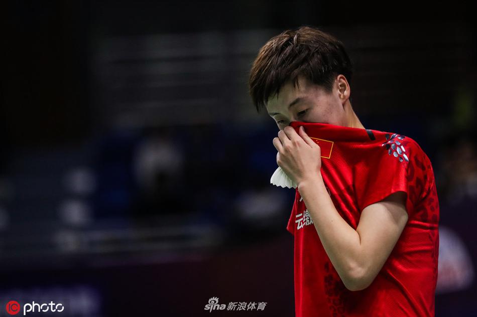 中羽赛陈雨菲2-0邓璇