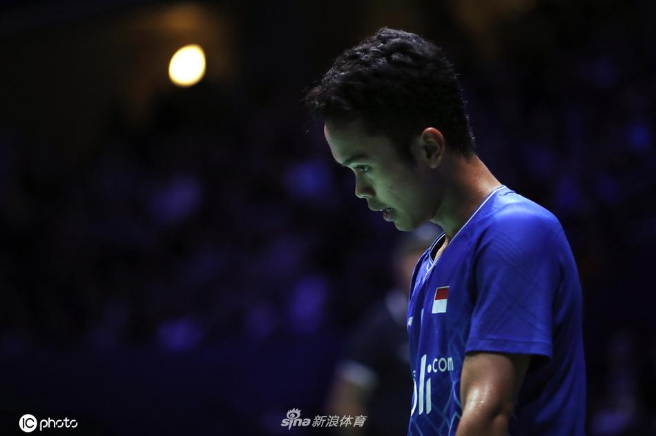 法国赛桃田贤斗0-2金廷