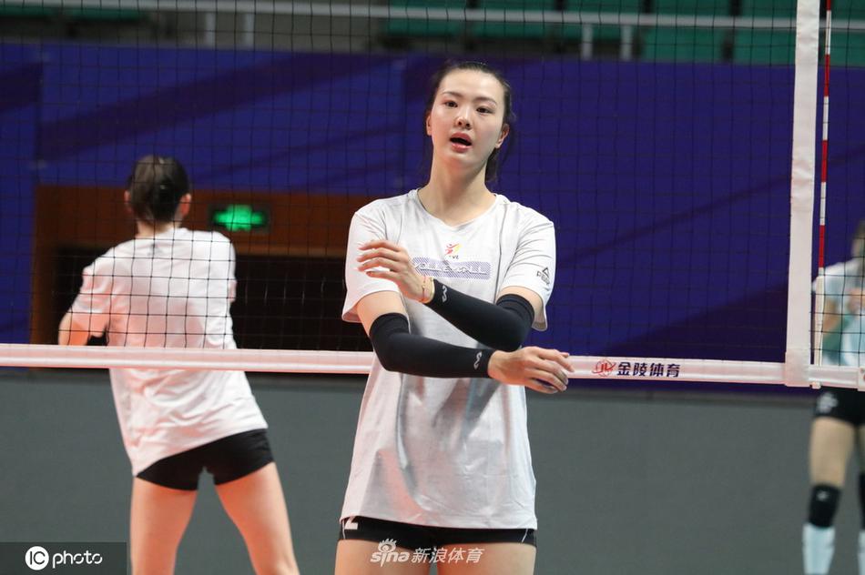 江苏女排备战新赛季