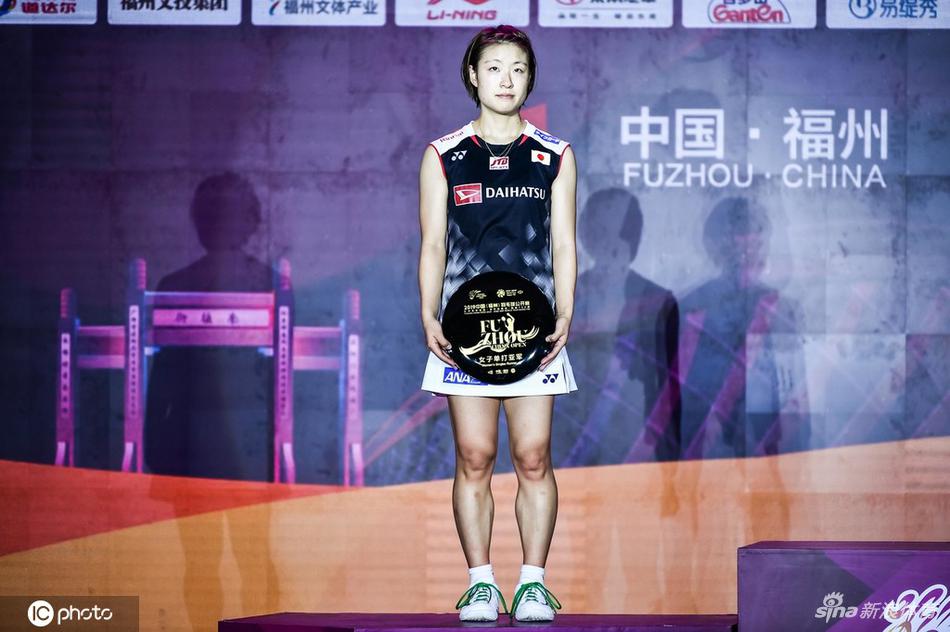 福州赛陈雨菲2-1奥原希望夺冠