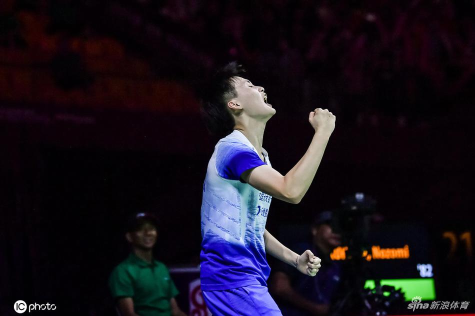福州赛陈雨菲2-1奥原希望夺冠