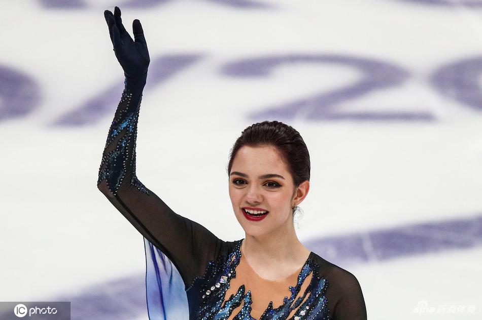 花滑莫斯科站梅娃短节目居首