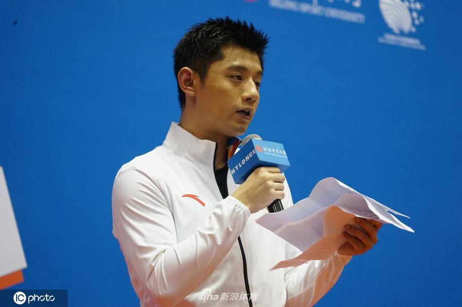 张继科与北体大学子交流互动