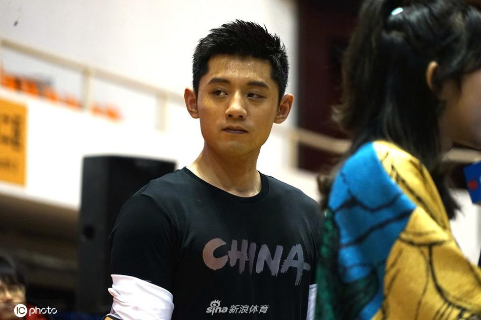 张继科与北体大学子交流互动