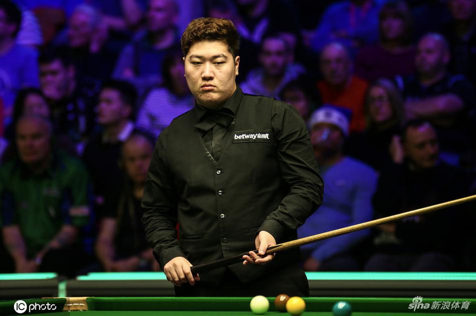 英锦赛颜丙涛6-3希金斯进四强