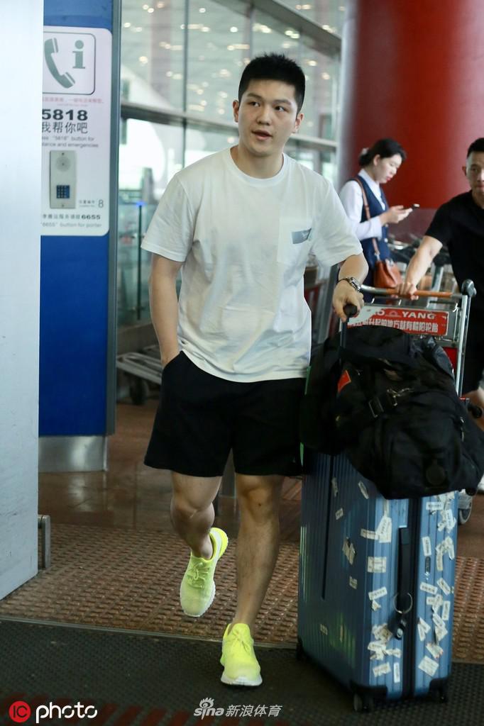 国乒远赴洛杉矶封闭集训